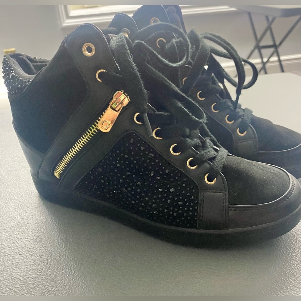 Guess size 8 heel sneaker bling gem